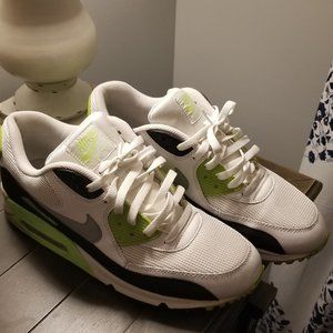 NIKE AIR MAX VT2